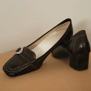 Women's shoes